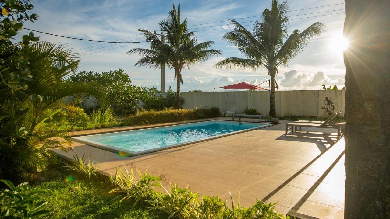 Villa Angelou - Sunlit Beach Getaway With Pool And Wifi Belle Mare Zewnętrze zdjęcie
