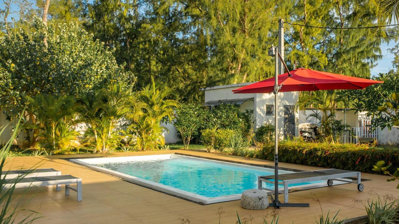 Villa Angelou - Sunlit Beach Getaway With Pool And Wifi Belle Mare Zewnętrze zdjęcie