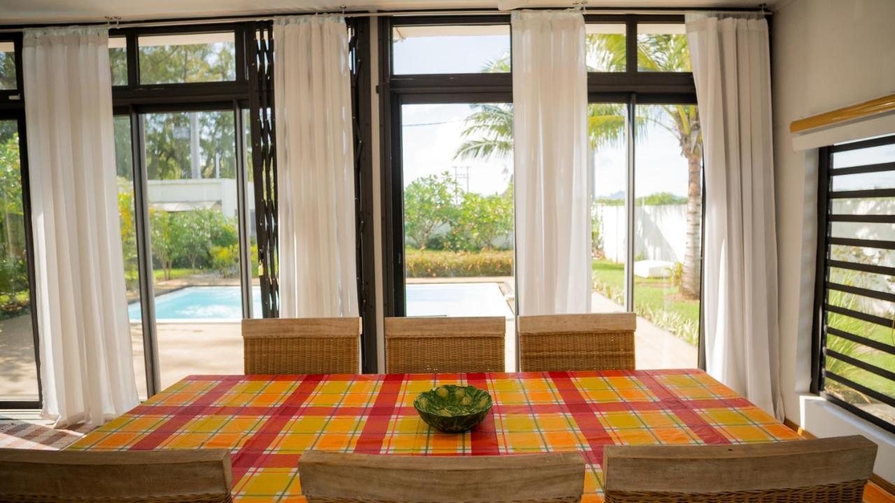 Villa Angelou - Sunlit Beach Getaway With Pool And Wifi Belle Mare Zewnętrze zdjęcie